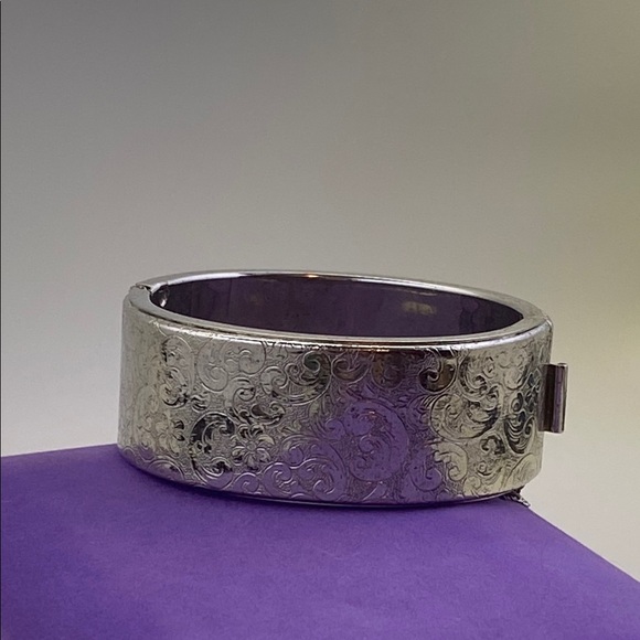 💛 Vintage Silver Floral Engraved Bangle Bracelet - Picture 1 of 9